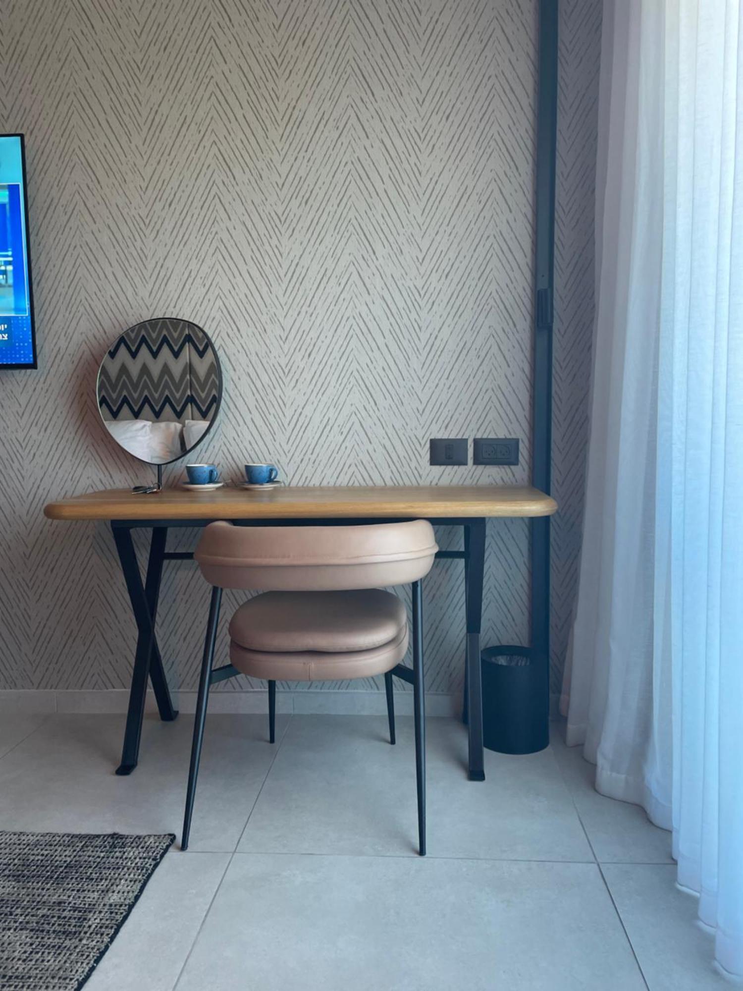 Suite On The Beach ไฮฟา ภายนอก รูปภาพ