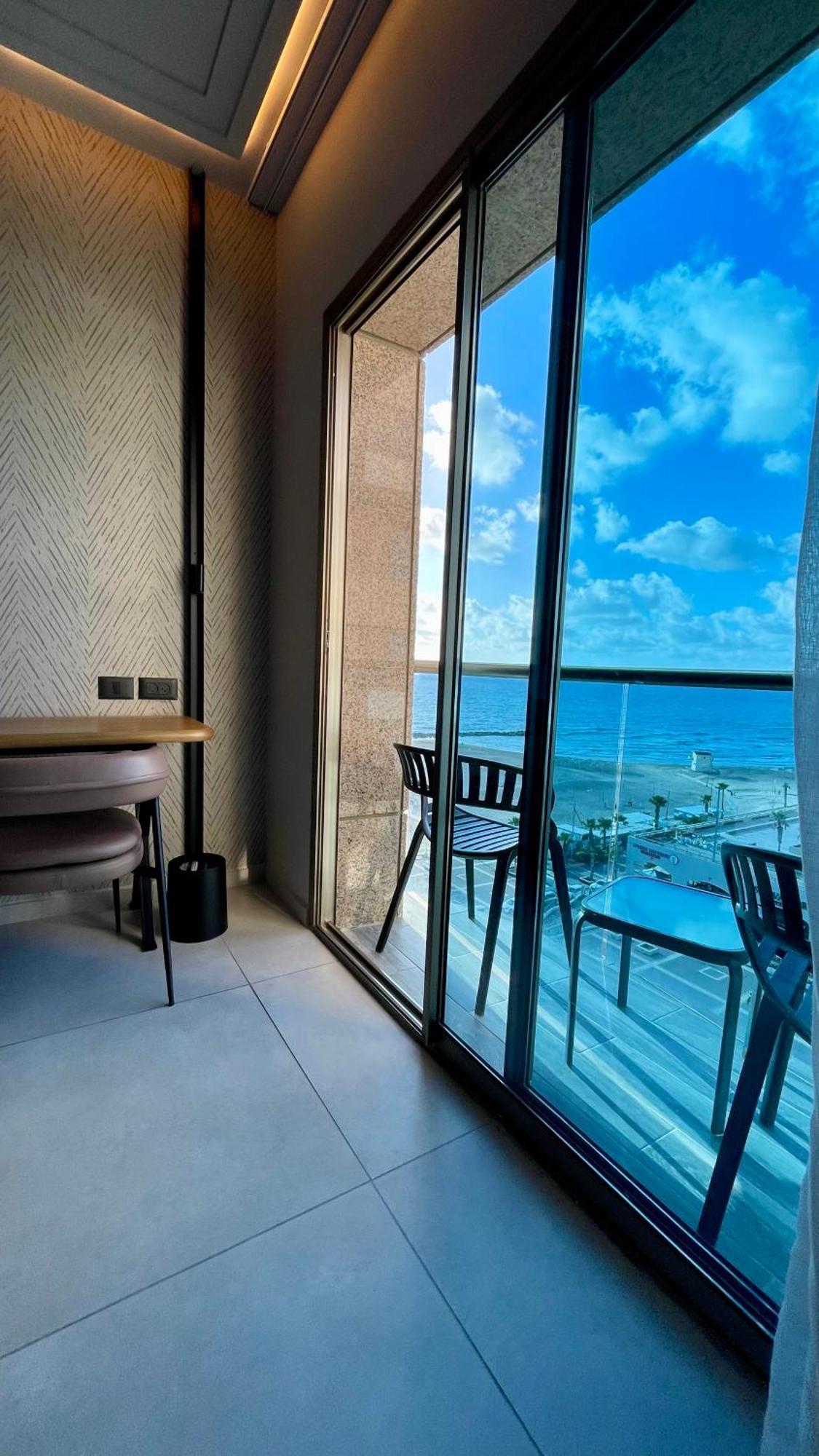 Suite On The Beach ไฮฟา ภายนอก รูปภาพ